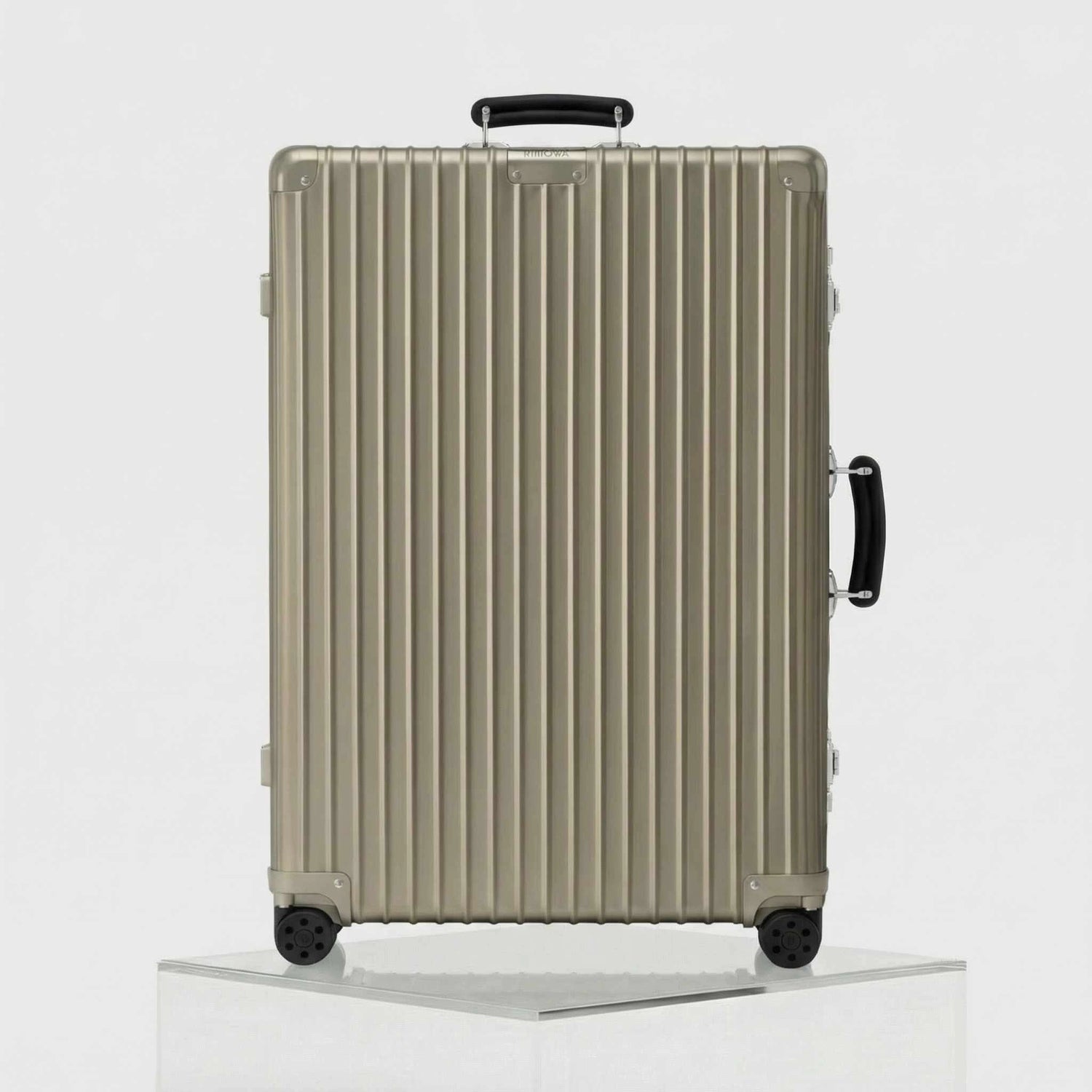 Rimowa Classic Check In L, Titanium, Front