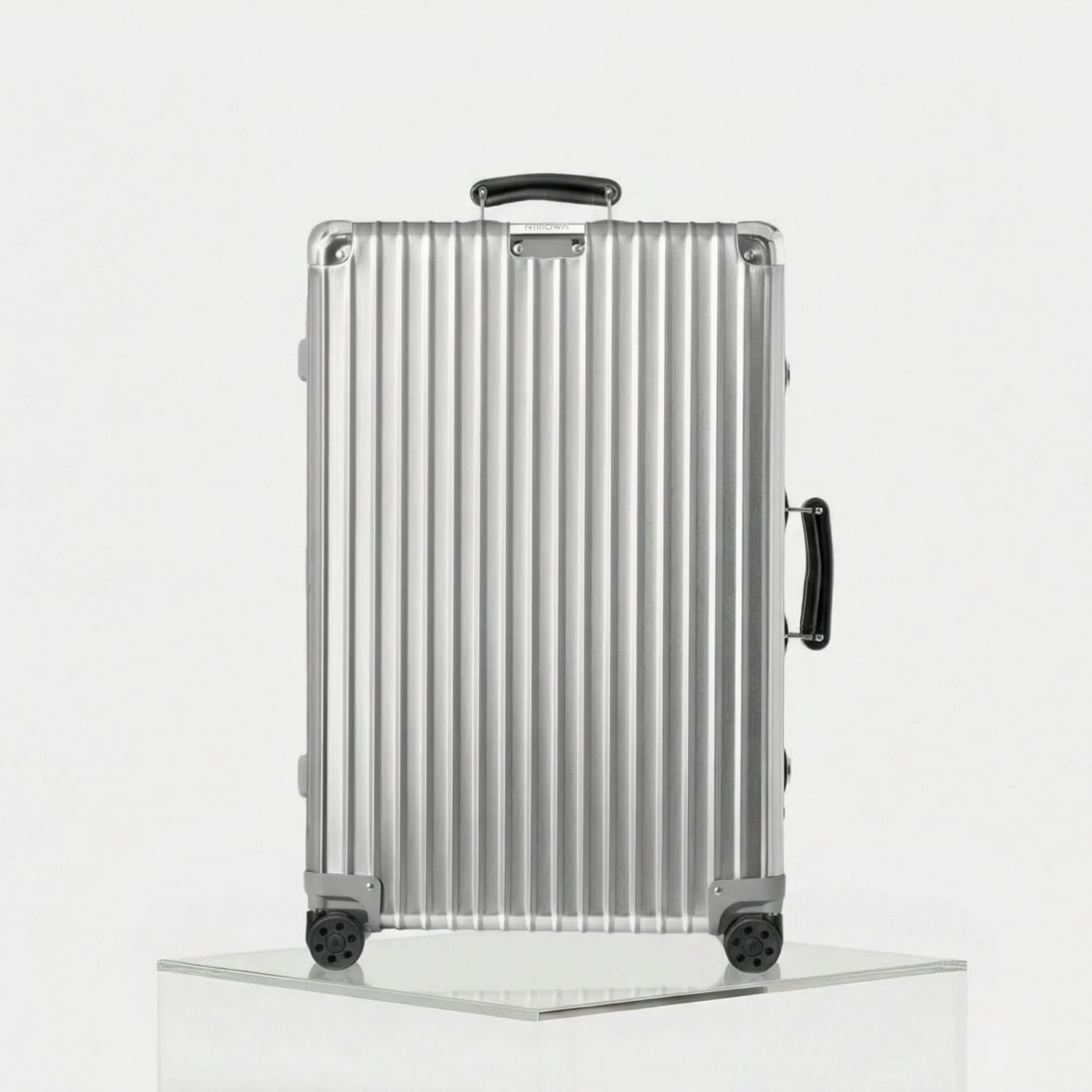 Rimowa Classic Check In M, Silver, Front