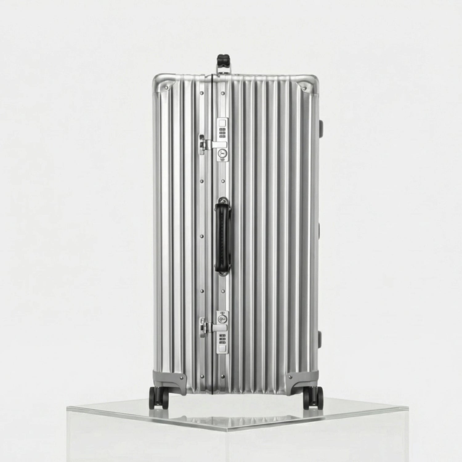 Rimowa Classic Trunk, SIlver, Side