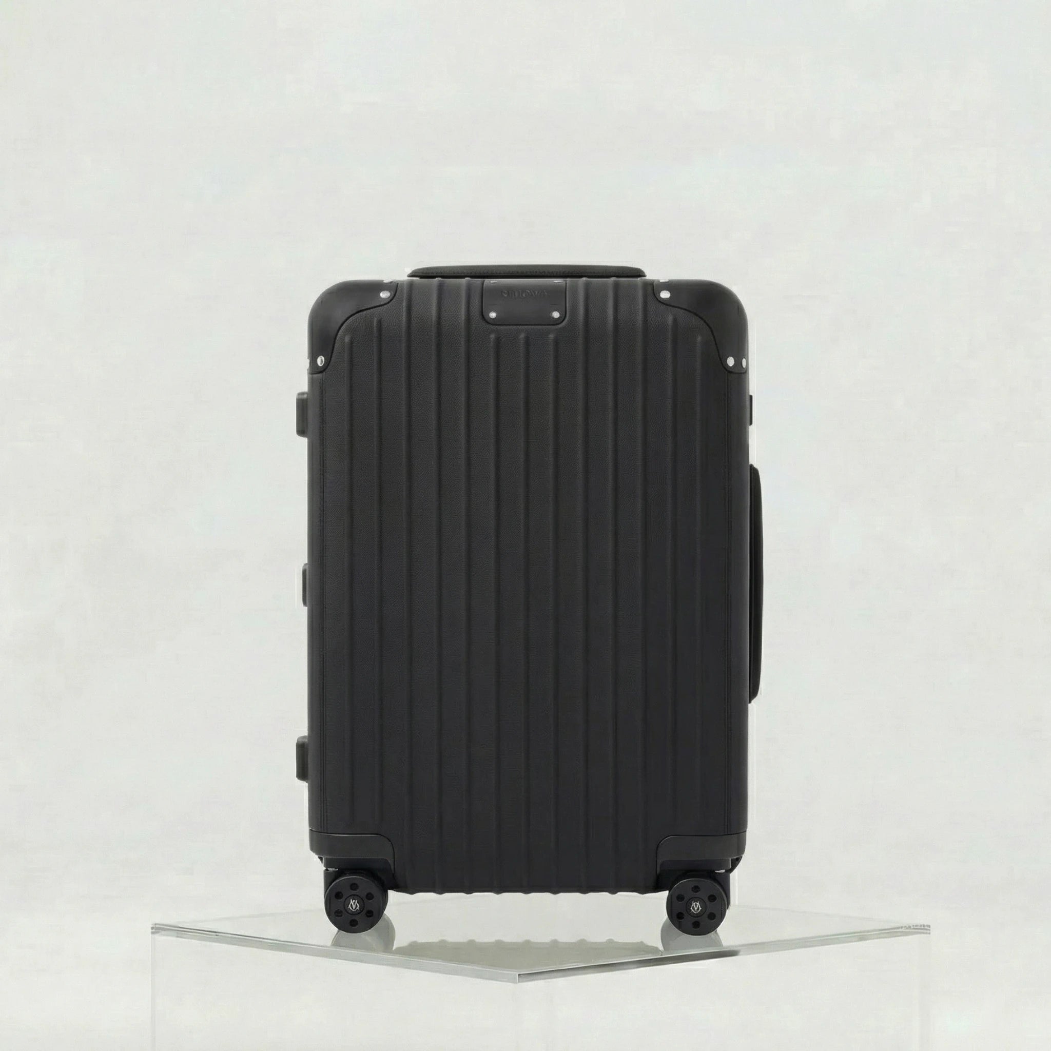Rimowa Distinct Cabin, Black, Front