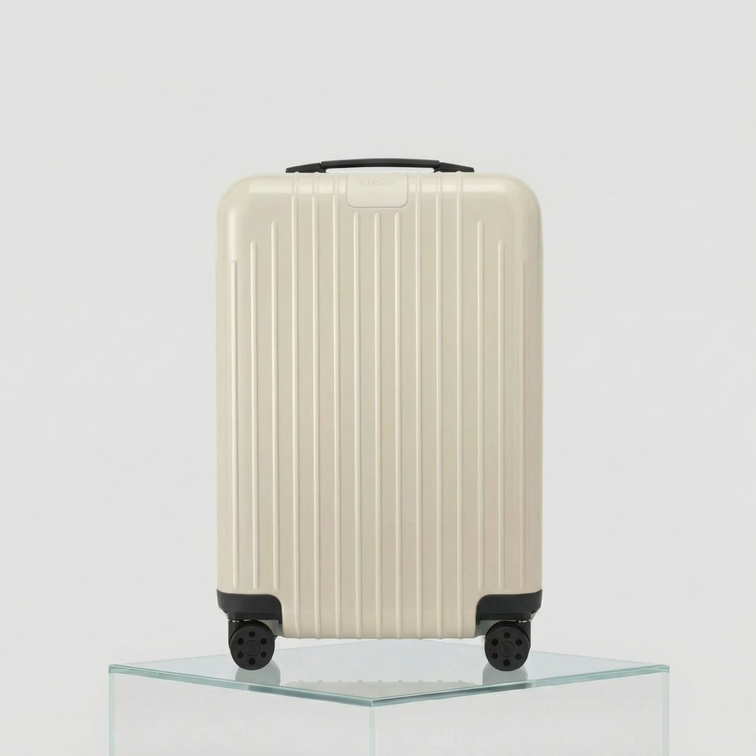 Rimowa Essential Lite Cabin, Ivory, Front
