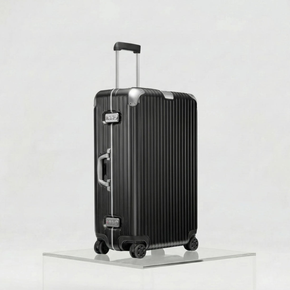 Rimowa Hybrid Check In L, Black, Full