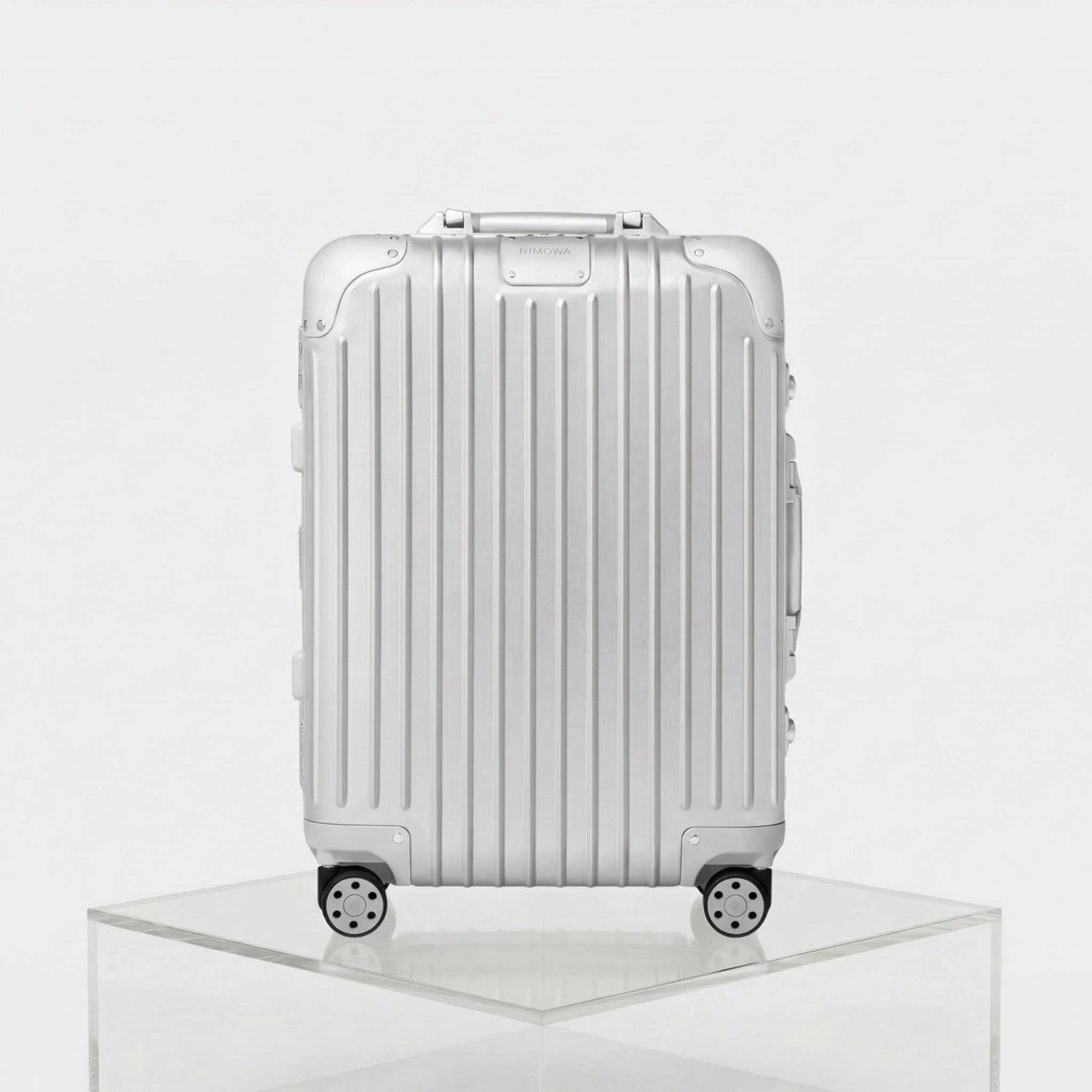 Rimowa Original Cabin S, Silver, Front,  Studio