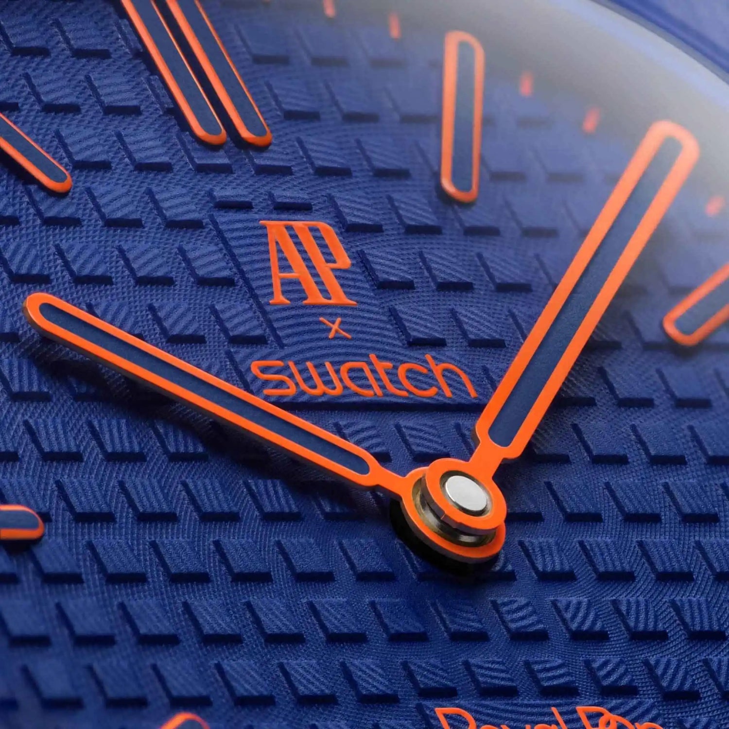 Swatch Royal Pop Orenji Hachi, Dial