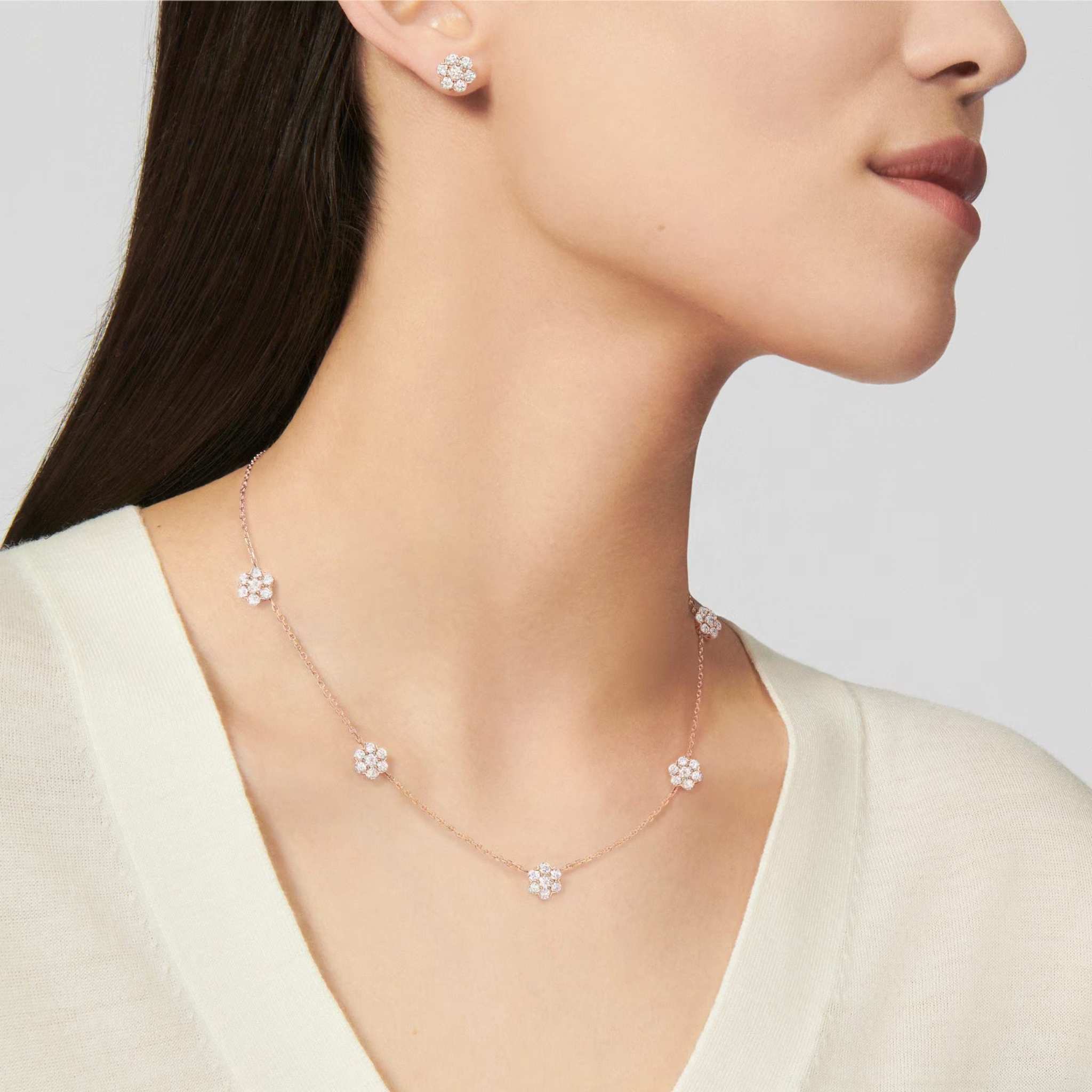 Van Cleef &amp; Arpels Fleurette Necklace 5 Flowers Rose Gold Diamond, Model