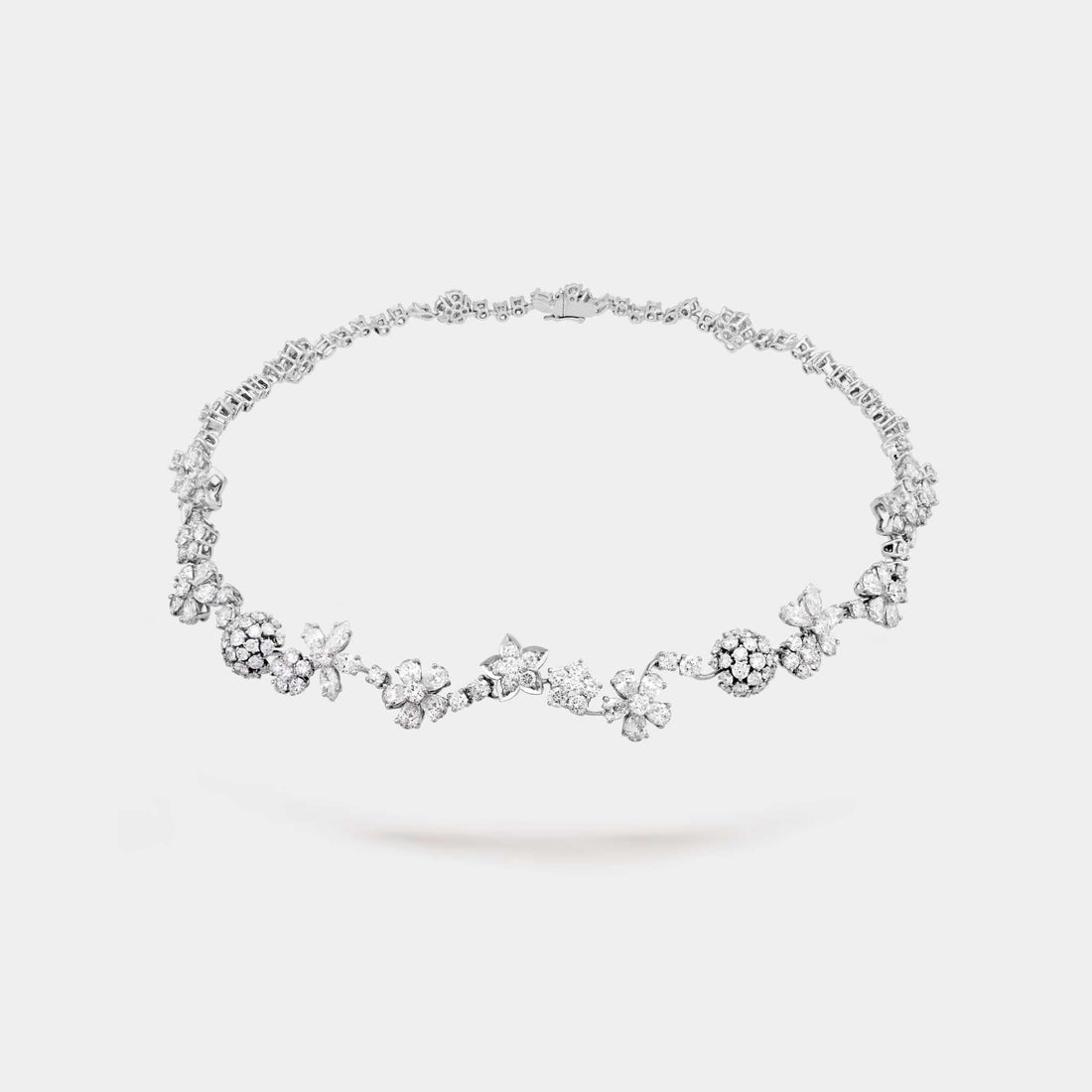 Van Cleef & Arpels Folie des Prés Necklace White Gold Diamond, Front