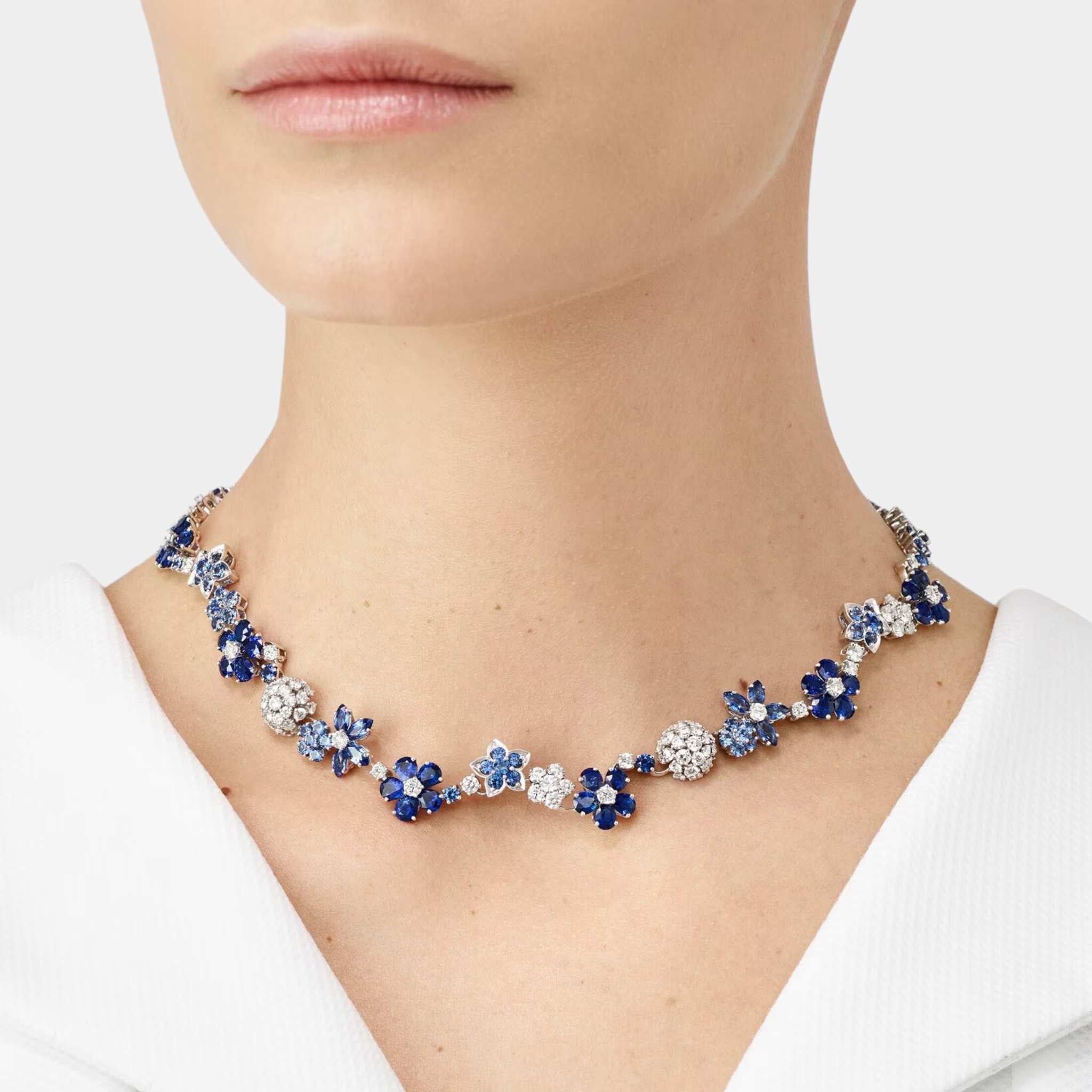 Van Cleef &amp; Arpels Folie des Prés necklace White Gold Diamond Sapphire, Model