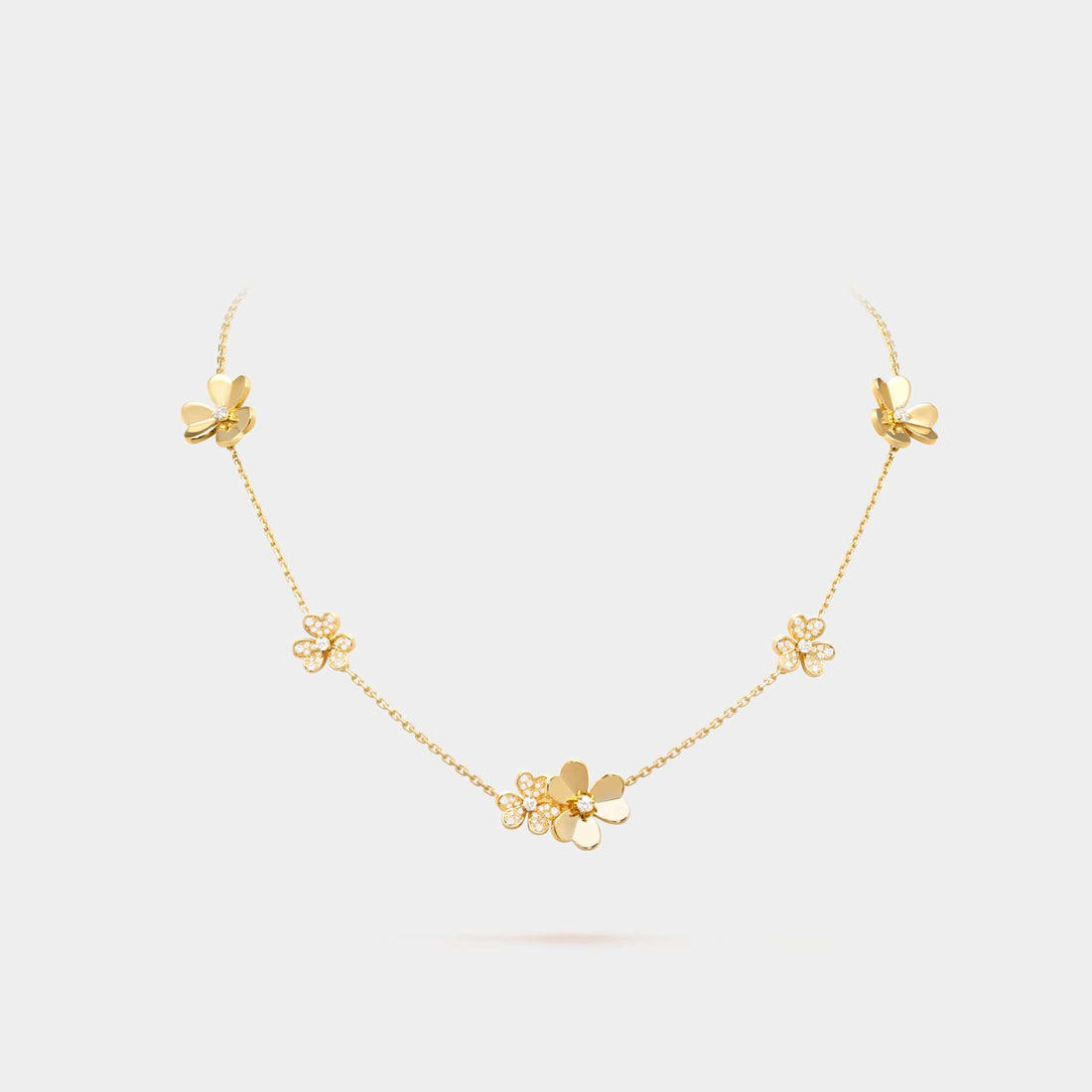 Van Cleef & Arpels Frivole Necklace 9 Flowers Yellow Gold Diamond. Front